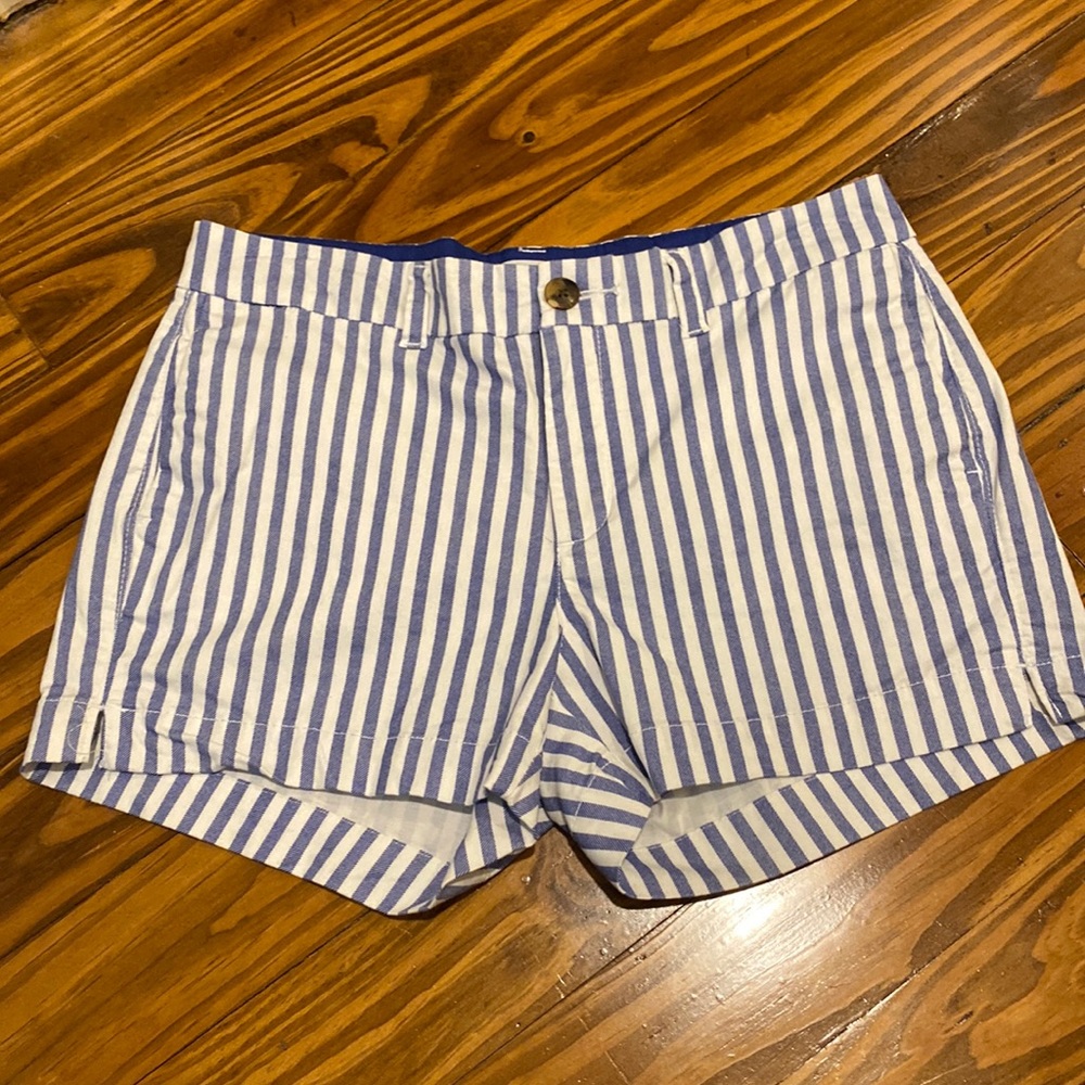 NWOT Women’s Old Navy Everyday striped Short size 4